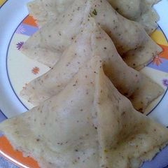 A picture of Aloo samosa.