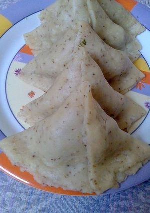 A picture of Aloo samosa.