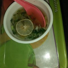 A picture of Lemon coriander soup.