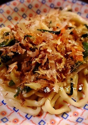 A picture of Soy Sauce-Based Yaki Udon with Oyster Sauce.