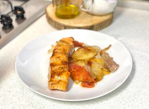 Foto principal de Salmón en microondas con sus patatas y en 15 minutos