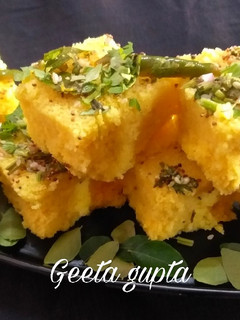 सूजी बेसन इंस्टेंट खमण ढोकला रेसिपी मुख्य फोटो