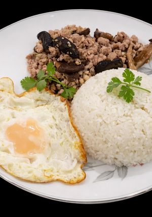 Hình của món SP.0229 - Cơm Thịt Bằm Xào Nấm & Hột Gà Ốp La.