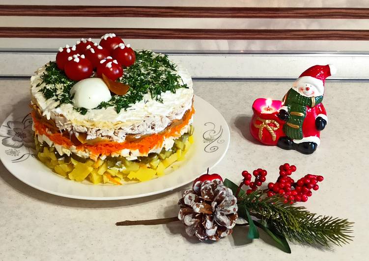 Салат с маринованными опятами и курицей - рецепт пальчики оближешь