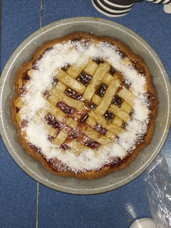 Una foto de Pastafrola de mermeladas de higos y frutillas