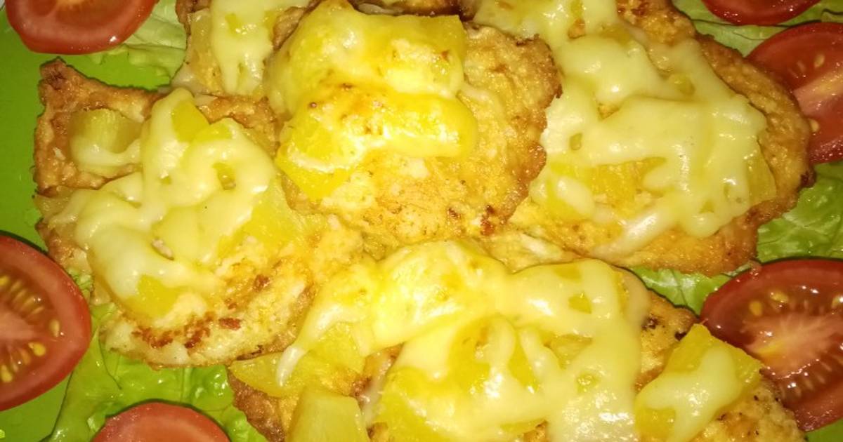 Курячі відбивні з ананасом (грибами) та сиром - Smak.ua