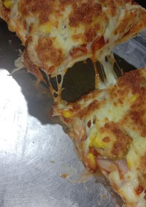 A picture of Cheesy pizza.