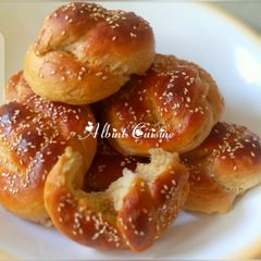 German pretzels A picture of German pretzels.