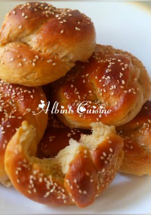 A picture of German pretzels.