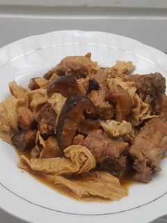 Foto resep Iga Babi Kecap dengan Jamur Shitake & Kembang Tahu