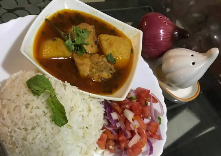 How to Prepare Appetizing Chicken aalu salan