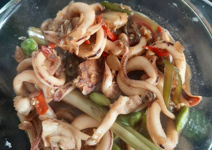 Cumi Pete Masak Hitam