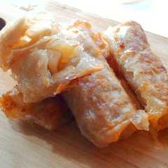 รูปของ Lumpia Apel (Apple Pie)