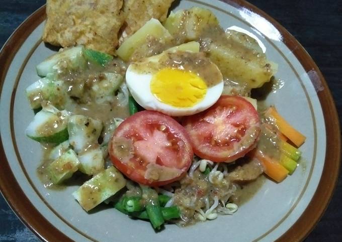 Gado Gado Praktis + Tempe Mendoan Kriuk