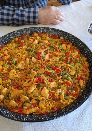Foto principal de Fideuá de pollo y verduras