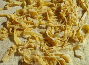 Foto di Fettuccine di pasta  di semola di grano duro