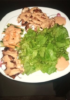 A picture of Stripped chicken salad.
