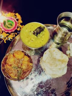 লুচি (luchi recipe in bengali) রেসিপির প্রধান ছবি