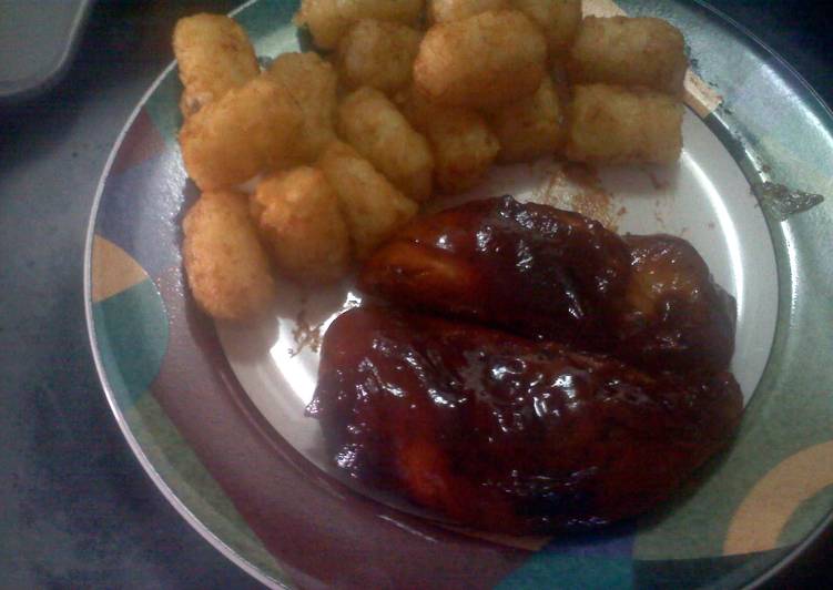 Recipe of Perfect barbecue chicken with potatoes puffs