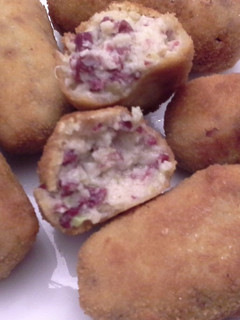 Una foto de Croquetas de cecina y puerro