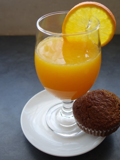 A picture of Orange and naartjie juice.
