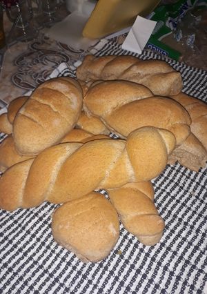 Una foto de Pan casero hecho con harina integral y común