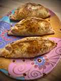 Gyozas de piña con piñones y queso
