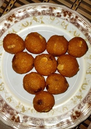 A picture of Motichoor ladoo.
