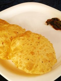 चीजी पूरी (Cheese puri recipe in Hindi) रेसिपी मुख्य फोटो