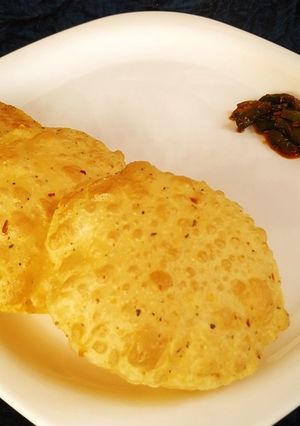 चीजी पूरी (Cheese puri recipe in Hindi) रेसिपी मुख्य फोटो
