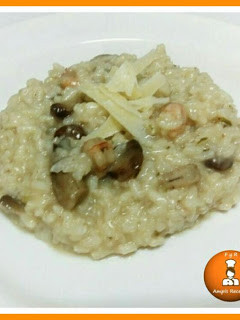Una foto de Risotto de langostinos, gambas y setas