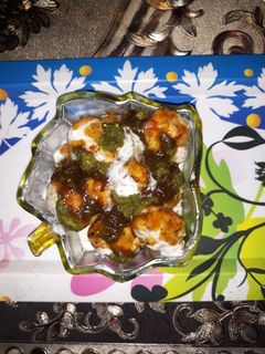 दही बड़ा (Dahi bada recipe in hindi) रेसिपी मुख्य फोटो