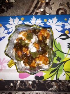 दही बड़ा (Dahi bada recipe in hindi) रेसिपी मुख्य फोटो