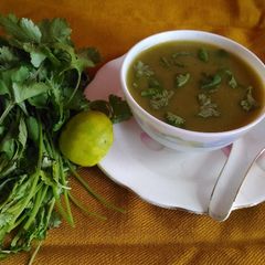 A picture of Coriander and lemon soup.