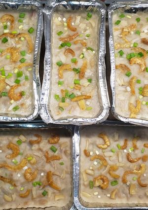 A picture of Taro Cake (Extra Taro Version).