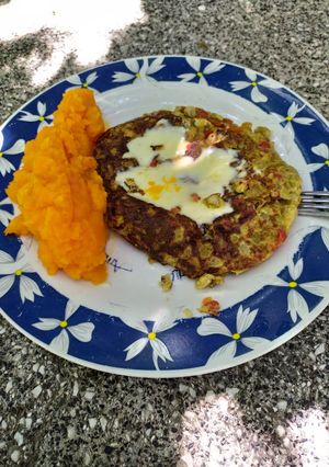 Una foto de Tortilla de arvejas con puré de calabaza
