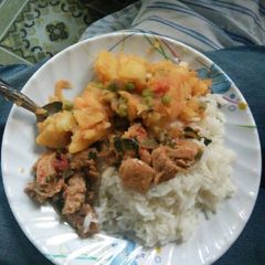A picture of Peas,potatoes,beef stew.