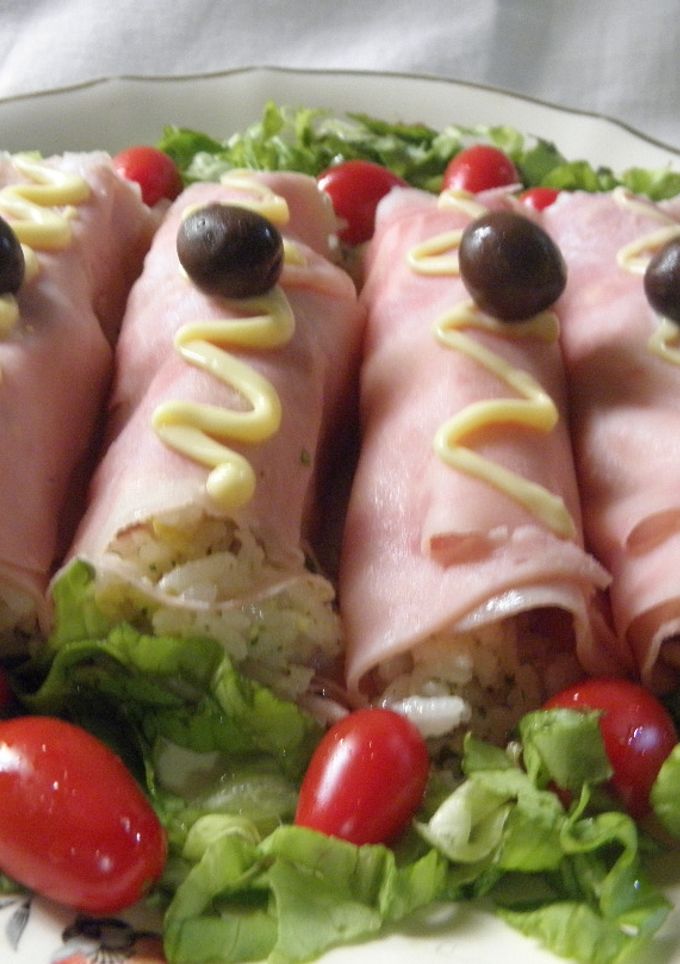 Una foto de Rollos de jamón y arroz o canelones fríos sin masa