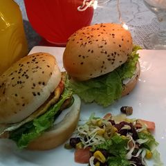 A picture of Shami Anda Burger.
