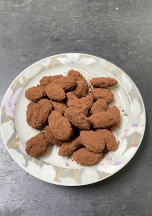 巧克力杏仁球(過年必備的零食) 的食譜成品照片