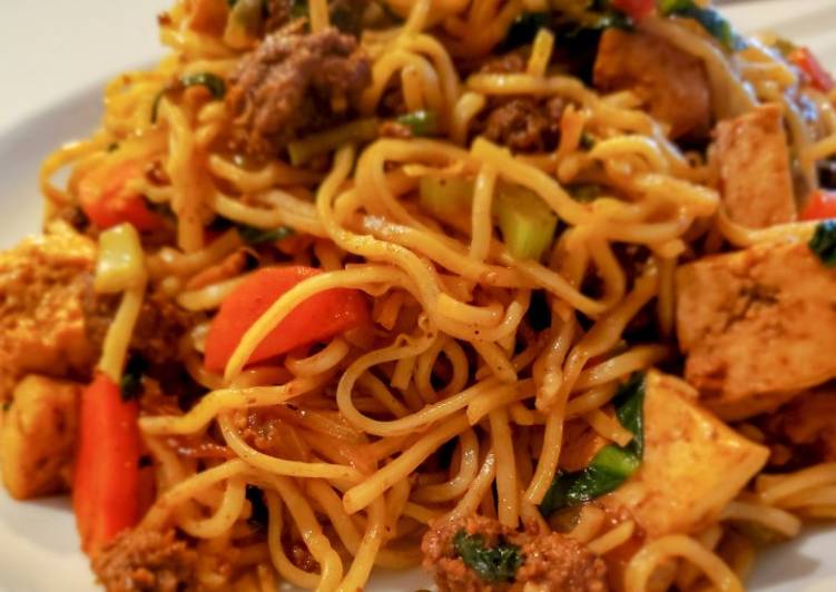 Easiest Way to Make Any-night-of-the-week Chicken Chow mein 😍🍝