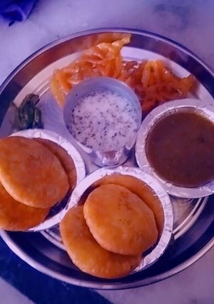 आलू कचौड़ी (aloo kachodi recipe in Hindi) रेसिपी मुख्य फोटो