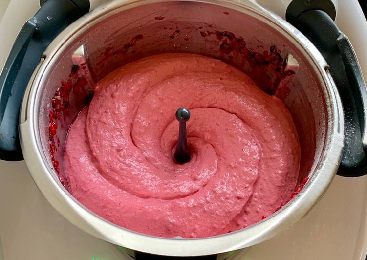 Frozen berry sorbet