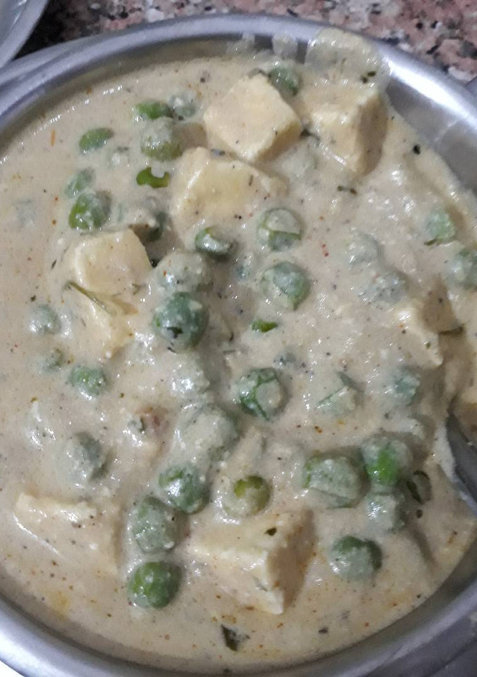 A picture of Creamy mutter Paneer without onion and garlic.