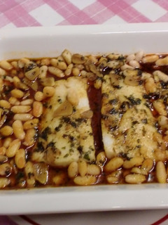 Una foto de Bacalao a la "llaune" con judías blancas