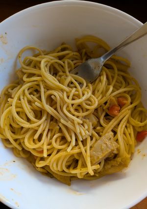 Una foto de Tallarines con verduras (vegano)