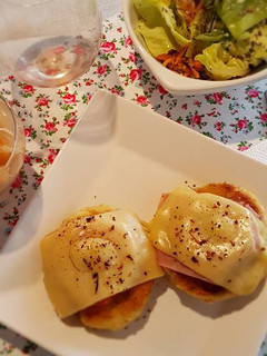 Una foto de Almuerzo casero, delicioso, para uno!