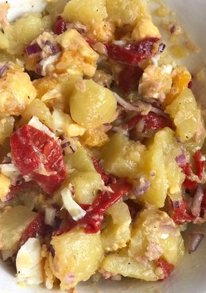 Una foto de Ensalada malagueña con atún