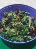 Acelga con uvas y nueces