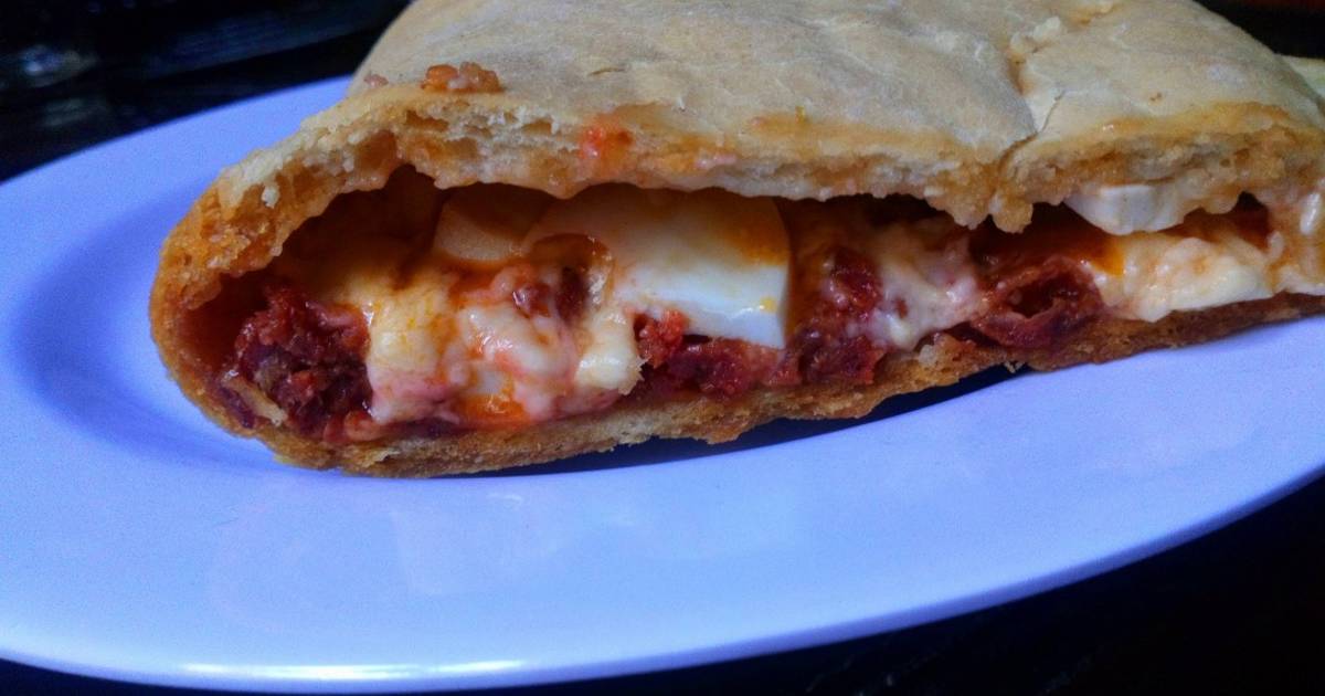 Calzone di chorizo rosso e formaggio 🇮🇹 -Calzone de chorizo colorado ...